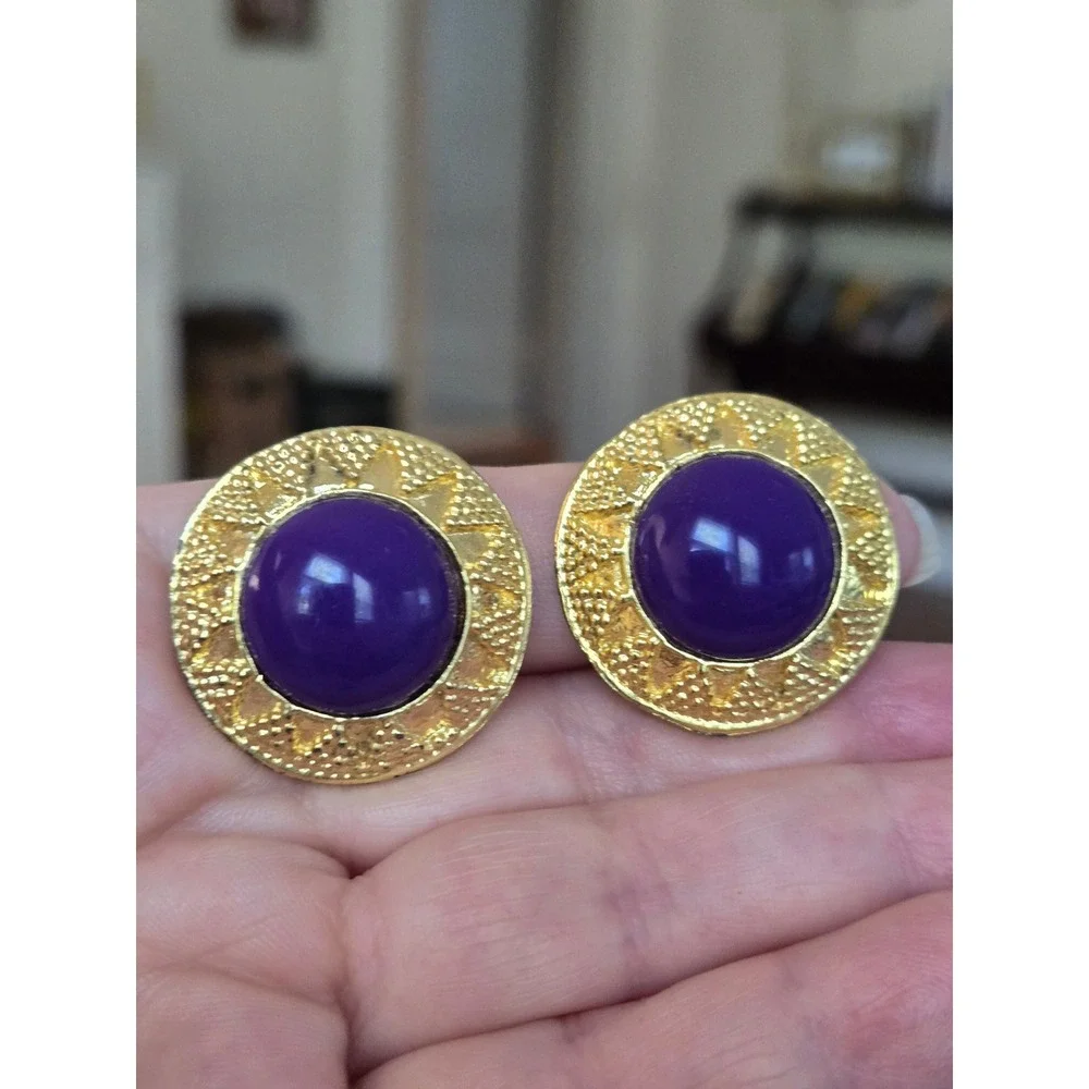 Purple Cabachon Goldtone Round Earrings Chunky 80s Vintage Clip